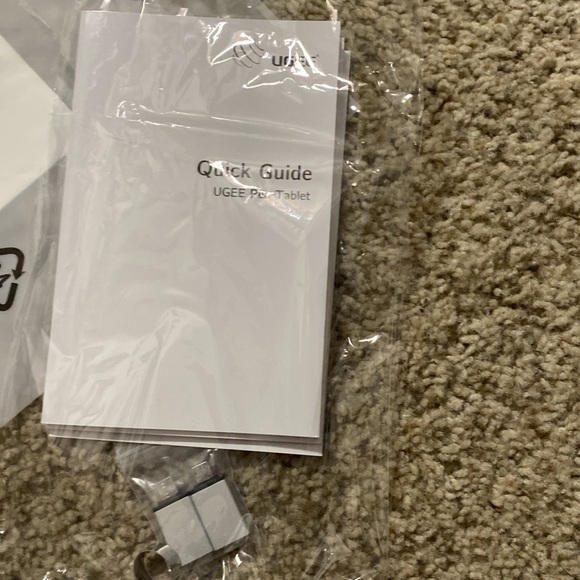 Red Ugee Drawing Tablet MISSING USB-C CABLE perfect for beginners used once - Picture 4 of 5